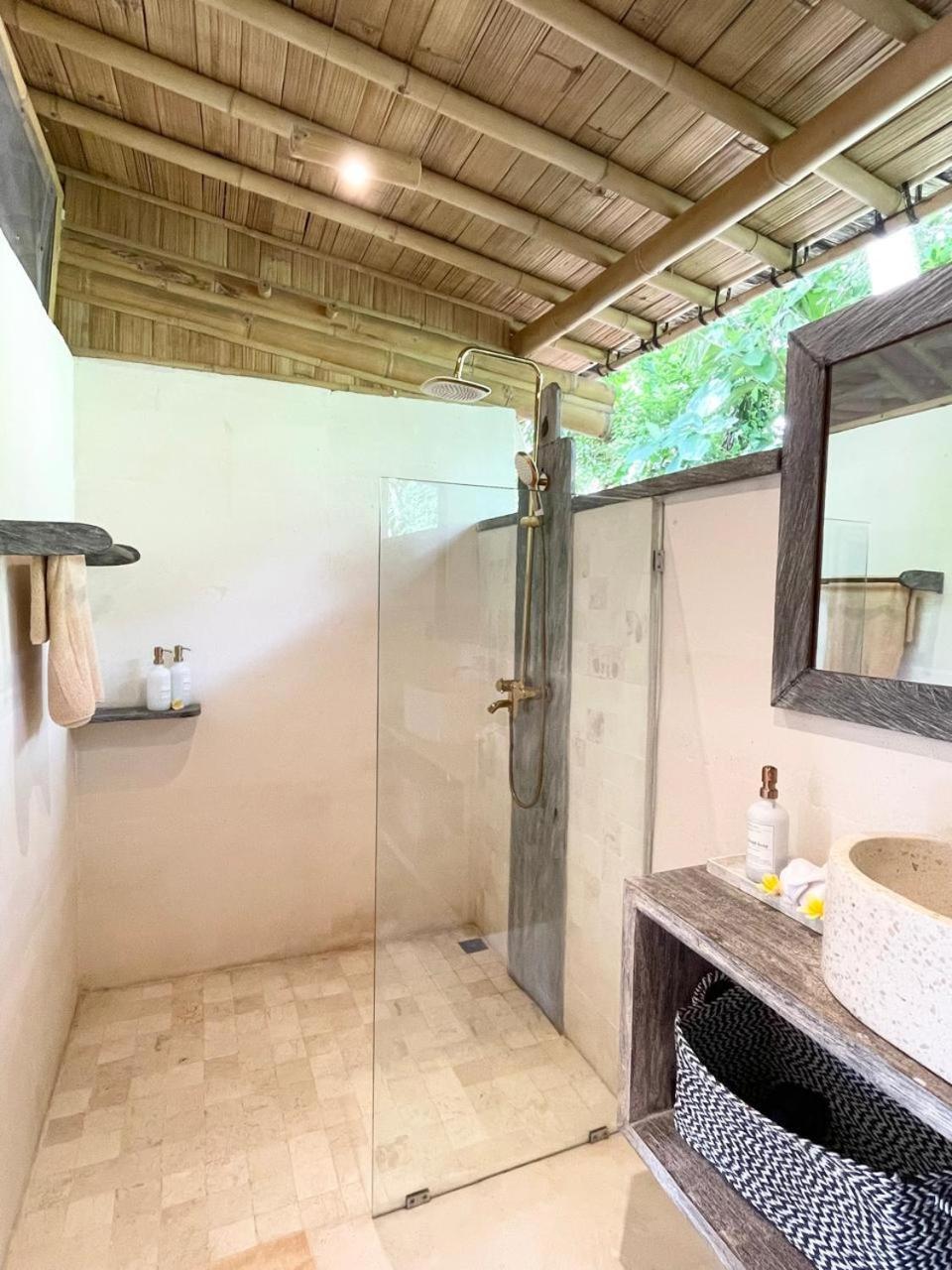 Nusava Boutique Hotel Sakti Buitenkant foto